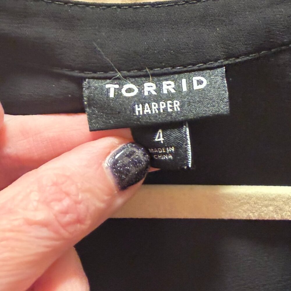 Torrid Harper Pullover Blouse, 3/4 sleeves Size 4 (4X, 26), Black - Picture 4 of 7
